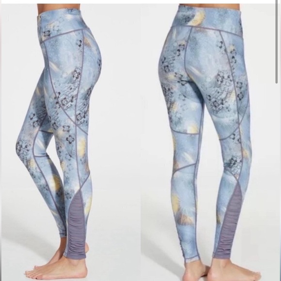 CALIA by Carrie Underwood Blue Floral Leggings - Picture 1 of 7